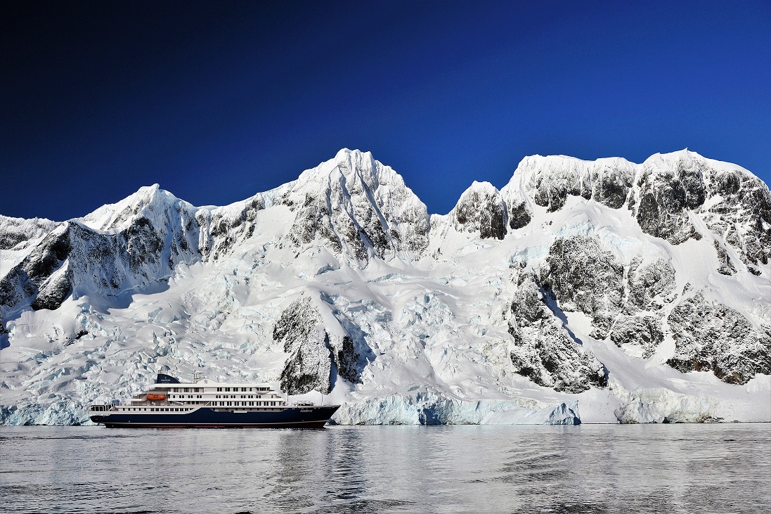 Zuidpool Expeditie Cruise 2021 - Hondius - Antarctica - ijsbergen
